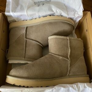 Ugg classic mini II